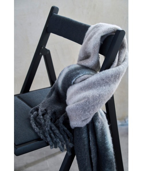 AZUL by moussy(アズールバイマウジー)の「TIE DYE FLUFFY STOLEⅡ/タイダイフラッフィーストールⅡ(マフラー・レディース・ベージュ系その他/グレー系その他・FREE)」の16枚目の写真