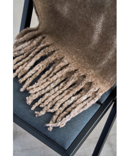 AZUL by moussy(アズールバイマウジー)の「TIE DYE FLUFFY STOLEⅡ/タイダイフラッフィーストールⅡ(マフラー・レディース・ベージュ系その他/グレー系その他・FREE)」の12枚目の写真