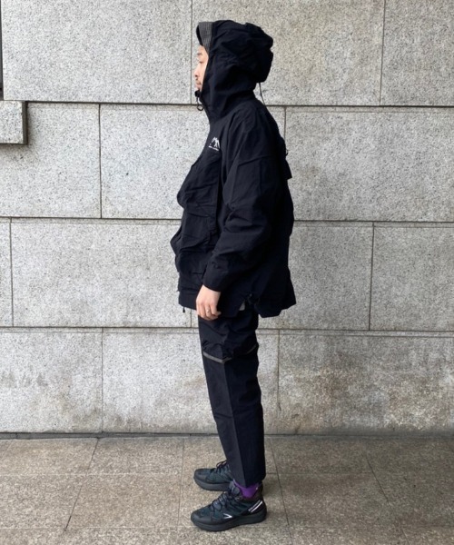 CMF OUTDOOR GARMENT（シーエムエフアウトドアガーメント）の「CMF OUTDOOR GARMENT × BEAVER/シーエムエフ アウトドアガーメント×BEAVER　別注 GUIDE SHELL NYLON 別注ガイドシェルナイロン（マウンテンパーカー・メンズ・ブラック・L/M）」の18枚目の写真
