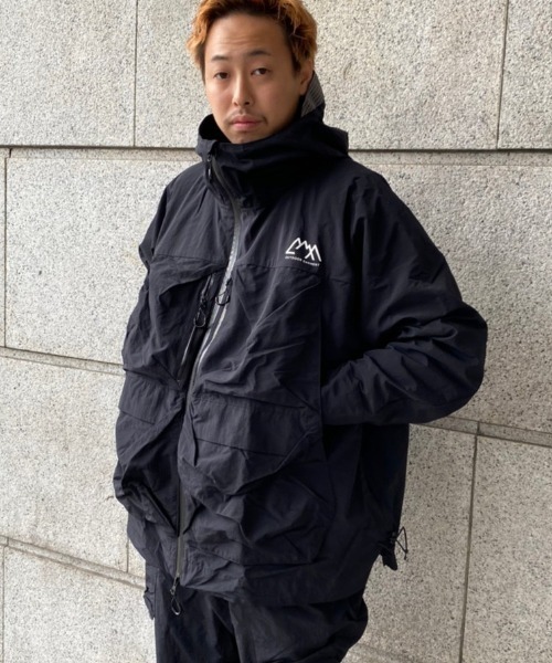 CMF OUTDOOR GARMENT（シーエムエフアウトドアガーメント）の「CMF OUTDOOR GARMENT × BEAVER/シーエムエフ アウトドアガーメント×BEAVER　別注 GUIDE SHELL NYLON 別注ガイドシェルナイロン（マウンテンパーカー・メンズ・ブラック・L/M）」の8枚目の写真