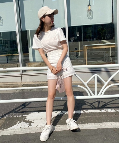 one after another NICE CLAUP(ワンアフターアナザーナイスクラップ)の「ワンポイントロゴ刺繍T【ZOZOTOWN限定】(Tシャツ/カットソー・レディース・オートミール/オフホワイト/ホワイト系その他/ブラック系その他・FREE)」の18枚目の写真