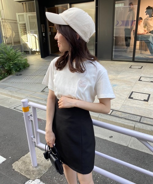one after another NICE CLAUP(ワンアフターアナザーナイスクラップ)の「ワンポイントロゴ刺繍T【ZOZOTOWN限定】(Tシャツ/カットソー・レディース・オートミール/オフホワイト/ホワイト系その他/ブラック系その他・FREE)」の22枚目の写真