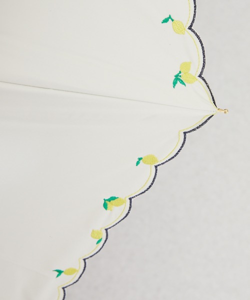 nifty colors(ニフティーカラーズ)の「【KATHARINE ROSS】nifty colors 最強の一級遮光 晴雨兼用 レモン刺繍PU長日傘 WEB限定(長傘・レディース・アイボリー・MEDIUM)」の9枚目の写真