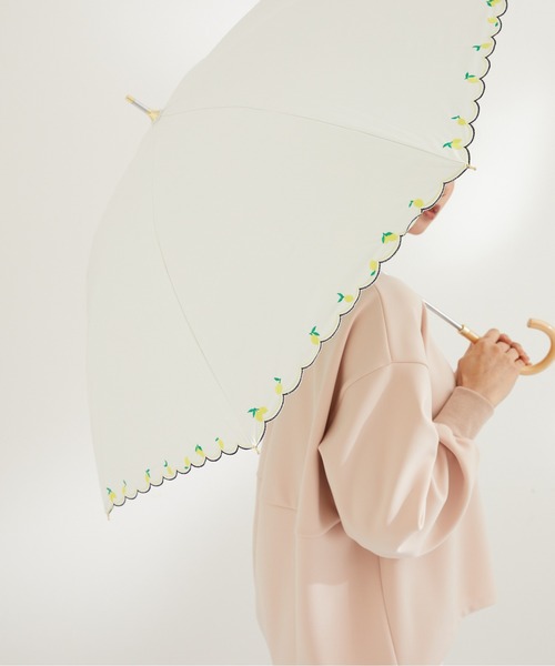 nifty colors(ニフティーカラーズ)の「【KATHARINE ROSS】nifty colors 最強の一級遮光 晴雨兼用 レモン刺繍PU長日傘 WEB限定(長傘・レディース・アイボリー・MEDIUM)」の16枚目の写真