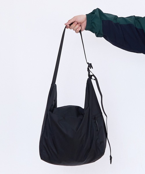 BAICYCLON by Bagjack(バイシクロン バイ バグジャック)の「BAICYCLON by bagjack NEXT CORE LINE SHOULDER BAG (NCL-07 BLACK1 (210D NYLON))(ショルダーバッグ・メンズ・ブラック・FREE)」の13枚目の写真
