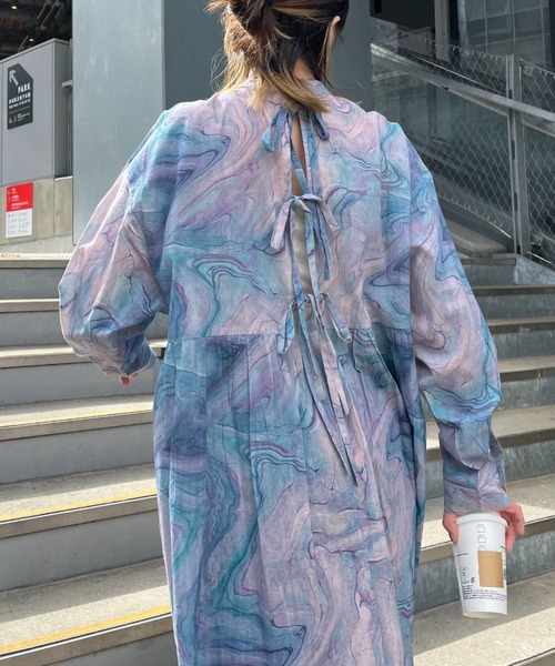 CIAOPANIC(チャオパニック)の「マーブルバックリボンチュニックブラウス(シャツ/ブラウス・レディース・ピンク/ブルー・FREE)」の13枚目の写真