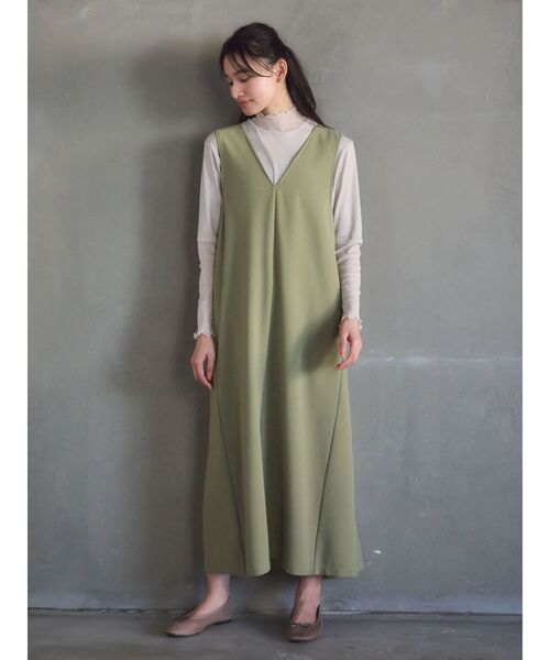 RAY CASSIN FAVORI（レイカズンフェバリ）の「・RAY　CASSIN　Vネックジャンスカ（ワンピース・レディース・グレイッシュベージュ/ブラック/カーキ・FREE）」の13枚目の写真