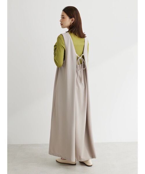 RAY CASSIN FAVORI（レイカズンフェバリ）の「・RAY　CASSIN　Vネックジャンスカ（ワンピース・レディース・グレイッシュベージュ/ブラック/カーキ・FREE）」の6枚目の写真