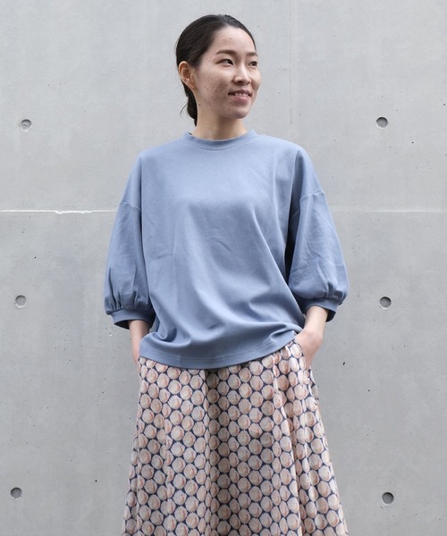 NIMES（ニーム）の「ギャザースリーブカットソー（Tシャツ/カットソー・レディース・オフホワイト/ネイビー/オレンジ/サックスブルー・FREE）」の4枚目の写真