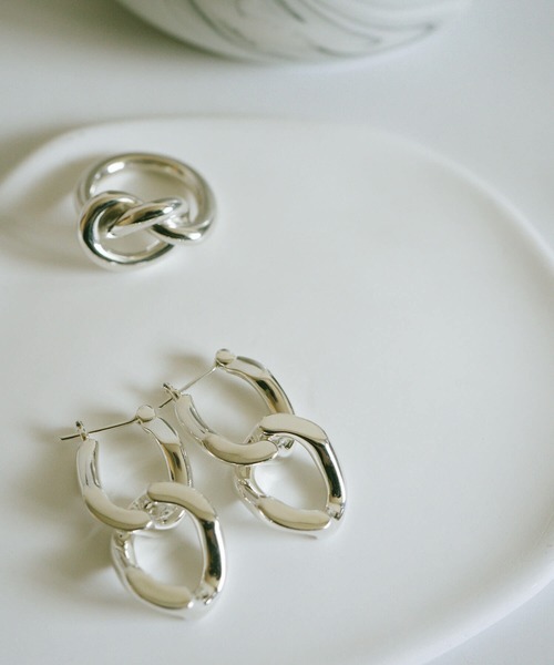 Ops.（オプス）の「ピアス アレルギー対応 ゴールド ピアス シルバー925【NEVIEN ネビア】（ピアス（両耳用）・レディース・シルバー/イエローゴールド/シルバー系その他/ゴールド系その他・ONE SIZE）」の8枚目の写真