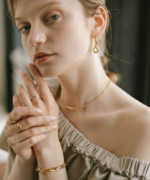 Ops.（オプス）の「ピアス アレルギー対応 ゴールド ピアス シルバー925【NEVIEN ネビア】（ピアス（両耳用）・レディース・シルバー/イエローゴールド/シルバー系その他/ゴールド系その他・ONE SIZE）」の9枚目の写真