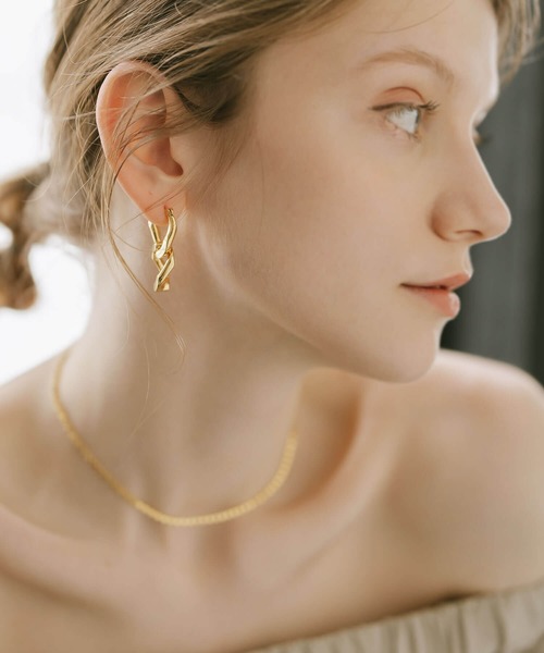 Ops.（オプス）の「ピアス アレルギー対応 ゴールド ピアス シルバー925【NEVIEN ネビア】（ピアス（両耳用）・レディース・シルバー/イエローゴールド/シルバー系その他/ゴールド系その他・ONE SIZE）」の11枚目の写真