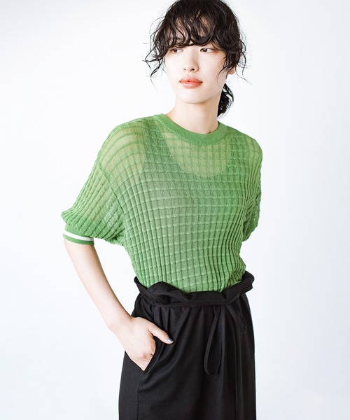 haco!(ハコ)の「着映え・色気・華奢見え全部いただき!からだのラインをきれいに見せるつかず離れずなシアーニットトップス(ニット/セーター・レディース・グリーン/アイボリー・LARGE/X-LARGE/SMALL/MEDIUM)」の11枚目の写真