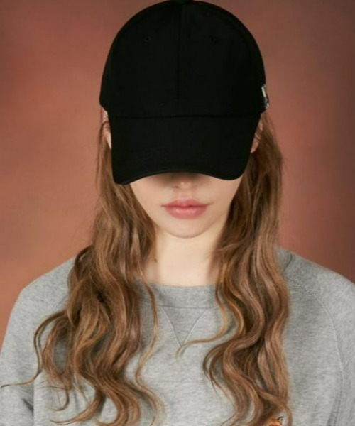 VARZAR（バザール）の「VARZAR(バザール)/Silver stud over fit ball cap/シルバー スタッズ オーバーフィット ベースボール キャップ（キャップ・レディース・ブラック/ベージュ・FREE）」の8枚目の写真