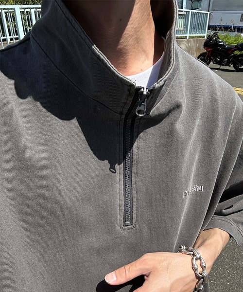 Perushu(ペルーシュ)の「ピグメントハーフジップ(Tシャツ/カットソー・メンズ・ダークパープル/ブラック/ブルー/ベージュ・MEDIUM/LARGE)」の9枚目の写真