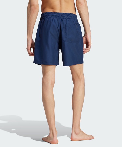 adidas（アディダス）の「アディカラー エッセンシャルズ ソリッド スイムショーツ / アディダス adidas（水着・メンズ・ブルー・MEDIUM/LARGE/X-LARGE/SMALL/3XL/XX-LARGE）」の4枚目の写真