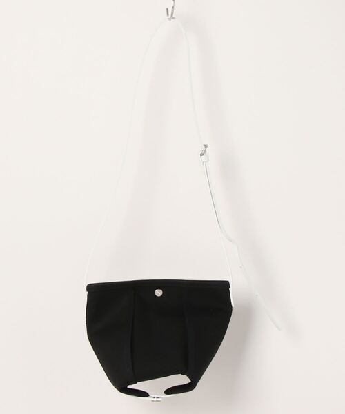 beautiful people（ビューティフルピープル）の「beautiful people lining logo pocket mini shoulder bag 7345611967（ショルダーバッグ・レディース・ブラック/オフホワイト・FREE）」の8枚目の写真