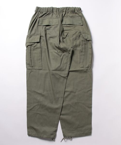 THISIS(ディスイズ)の「ツイル カーゴパンツ(カーゴパンツ・メンズ・ブラック/カーキ/ベージュ・LARGE/X-LARGE/MEDIUM)」の4枚目の写真