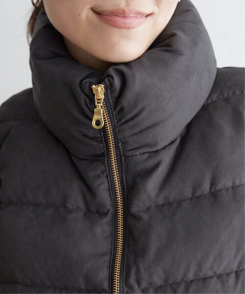 ikka（イッカ）の「細コールボリューム襟ベスト（ダウンベスト・レディース・チャコールグレー/ベージュ・M/L/S）」の17枚目の写真