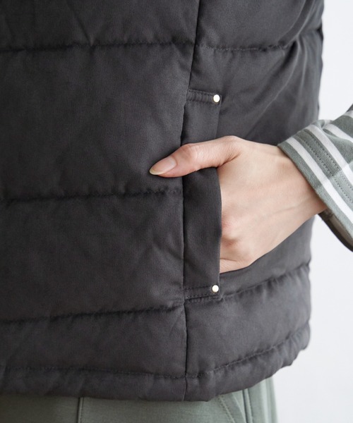 ikka（イッカ）の「細コールボリューム襟ベスト（ダウンベスト・レディース・チャコールグレー/ベージュ・M/L/S）」の12枚目の写真