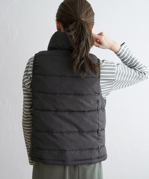 ikka（イッカ）の「細コールボリューム襟ベスト（ダウンベスト・レディース・チャコールグレー/ベージュ・M/L/S）」の8枚目の写真