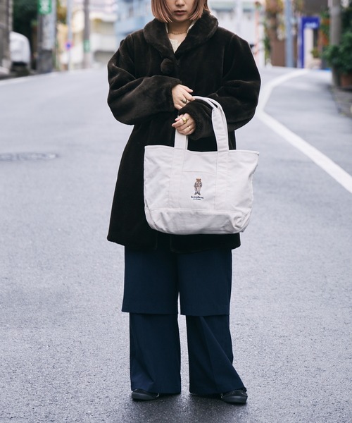 THE BAREFOOT(ベアフット)の「テディベア 刺繍 トートバッグ A4サイズ収納可能 ACR 931001(トートバッグ・レディース・ブラック/アイボリー/カーキ・FREE)」の22枚目の写真