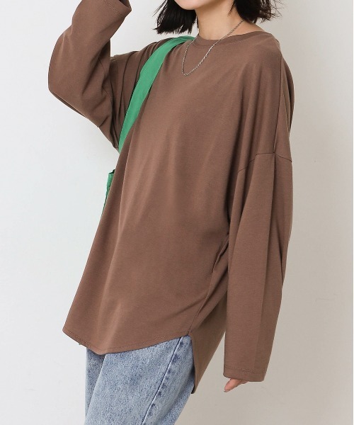ad thie(アドティエ)の「ラウンドスリット チュニック ロングTシャツ(Tシャツ/カットソー・レディース・ダークブラウン/オフホワイト/パープル/ブラック/ライトグリーン/ベージュ/チャコール/ブラウン・FREE)」の4枚目の写真