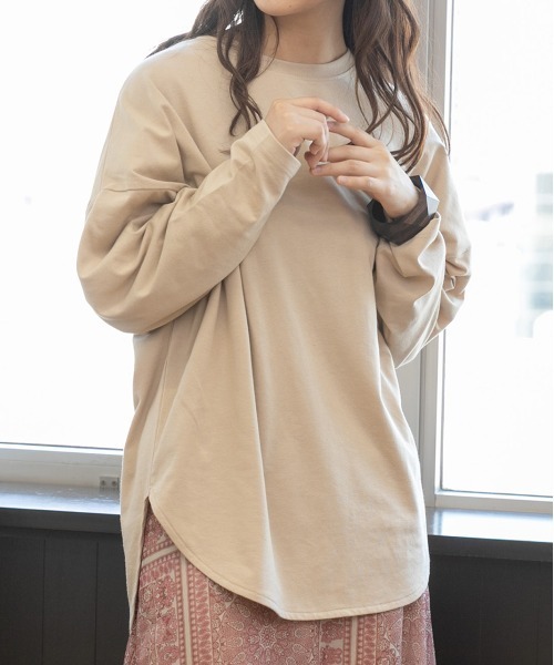 ad thie(アドティエ)の「ラウンドスリット チュニック ロングTシャツ(Tシャツ/カットソー・レディース・ダークブラウン/オフホワイト/パープル/ブラック/ライトグリーン/ベージュ/チャコール/ブラウン・FREE)」の6枚目の写真