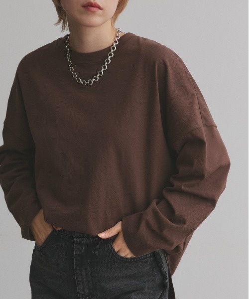 ad thie(アドティエ)の「ラウンドスリット チュニック ロングTシャツ(Tシャツ/カットソー・レディース・ダークブラウン/オフホワイト/パープル/ブラック/ライトグリーン/ベージュ/チャコール/ブラウン・FREE)」の5枚目の写真