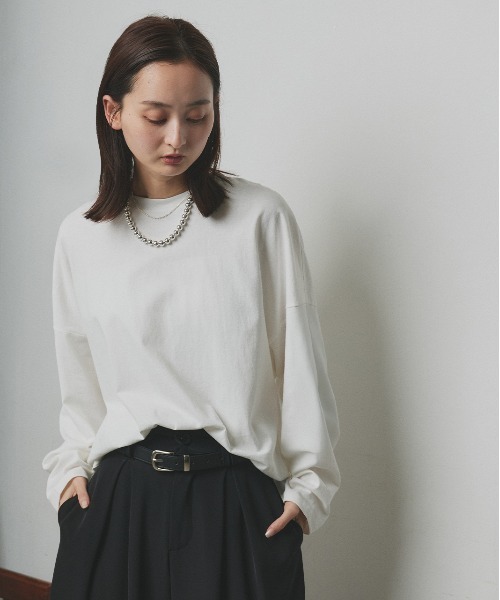 ad thie(アドティエ)の「ラウンドスリット チュニック ロングTシャツ(Tシャツ/カットソー・レディース・ダークブラウン/オフホワイト/パープル/ブラック/ライトグリーン/ベージュ/チャコール/ブラウン・FREE)」の12枚目の写真