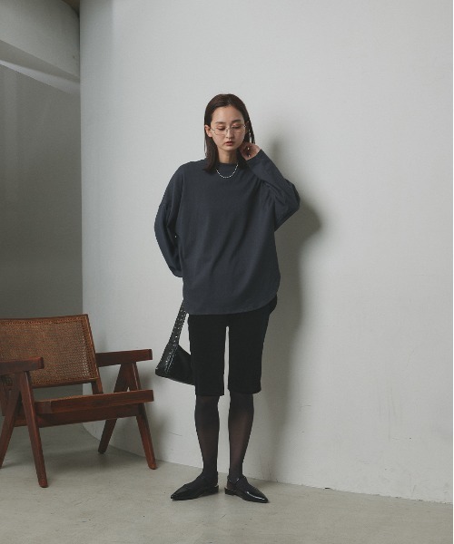 ad thie(アドティエ)の「ラウンドスリット チュニック ロングTシャツ(Tシャツ/カットソー・レディース・ダークブラウン/オフホワイト/パープル/ブラック/ライトグリーン/ベージュ/チャコール/ブラウン・FREE)」の21枚目の写真
