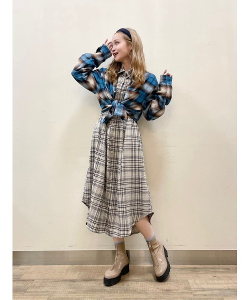 ビームス 定価2万 上品リバティ柄バンドカラーバックタックシャツワンピース 大きい胸専用】バンドカラー麻調ウエストタック半袖シャツ