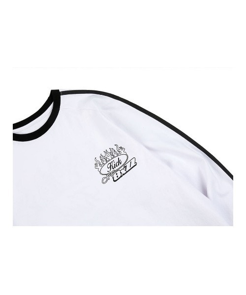 NASTY KICK(ナスティーキック)の「A'GEM/9 × .kom『NASTYKICK/NS+K/ナスティーキック』BxZZ Longsleeve/ライン柄 ファイヤーロゴ長袖Tシャツ(Tシャツ/カットソー・メンズ・ホワイト/ブラック・L)」の4枚目の写真