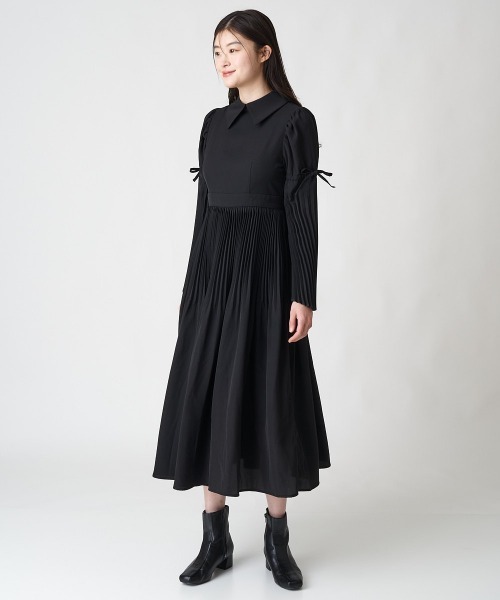 A de a.v.v（アードアー・ヴェ・ヴェ）の「フレアスリーブ消しプリーツワンピース（ワンピース・レディース・ブラック・38/36）」の19枚目の写真