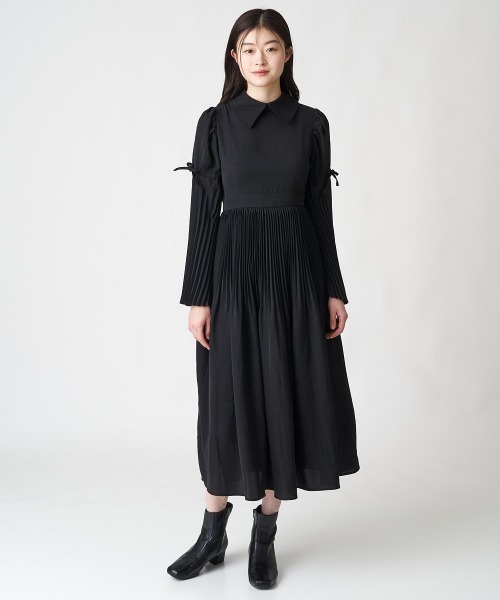 A de a.v.v（アードアー・ヴェ・ヴェ）の「フレアスリーブ消しプリーツワンピース（ワンピース・レディース・ブラック・38/36）」の22枚目の写真