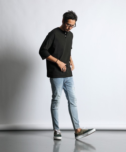 The DUFFER of ST.GEORGE（ザダファーオブセントジョージ）の「8oz HEAVY WEIGHT 3QUATER HENLEY TEE：ヘビーウェイト オーバーサイズ 7分袖 ヘンリーTシャツ（Tシャツ/カットソー・メンズ・ダークグリーン/ブラック/ホワイト・LARGE/X-LARGE/MEDIUM/SMALL）」の7枚目の写真