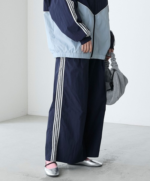 forksy.（フォルクシー）の「【forksy.】【セットアップ対応】ナイロントラックラインワイドパンツ（その他パンツ・レディース・パープル/ネイビー/オフホワイト・L/M）」の14枚目の写真