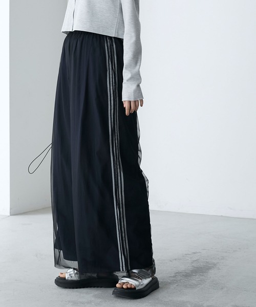 forksy.（フォルクシー）の「【forksy.】【セットアップ対応】ナイロントラックラインワイドパンツ（その他パンツ・レディース・パープル/ネイビー/オフホワイト・L/M）」の5枚目の写真