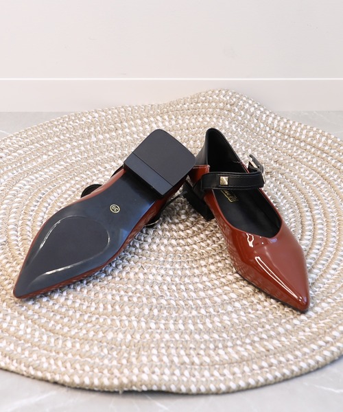 shoes365(シューズスリーシックスファイヴ)の「【shoes365】ポインテッドトゥ ローヒールメリージェーンシューズ(パンプス・レディース・ブラック/レッド・24.0cm/22.5cm/25.0cm/24.5cm/23.5cm/23.0cm)」の9枚目の写真