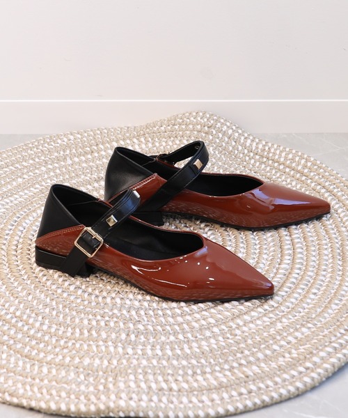 shoes365(シューズスリーシックスファイヴ)の「【shoes365】ポインテッドトゥ ローヒールメリージェーンシューズ(パンプス・レディース・ブラック/レッド・24.0cm/22.5cm/25.0cm/24.5cm/23.5cm/23.0cm)」の10枚目の写真