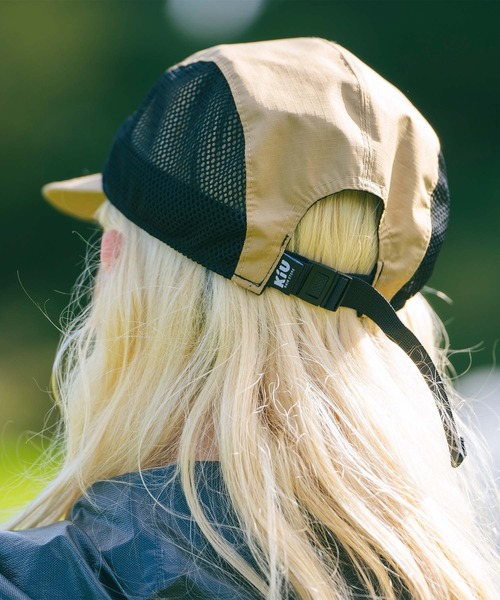 KiU（キウ）の「アウトドアメッシュキャップ（キャップ・メンズ・カーキ/ブラック/ブルーグレー/ブラック×カーキ/ベージュ/ダークブルー・FREE）」の12枚目の写真