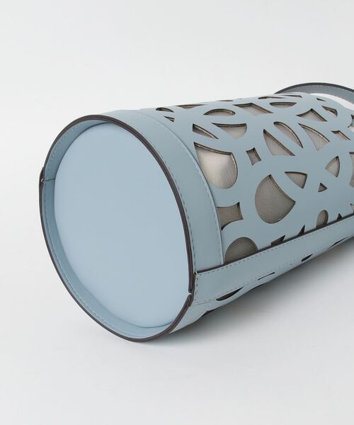 artemis by DIANA（アルテミスバイダイアナ）の「カットワークレザー　インナーバッグ付きバケツバッグ（ハンドバッグ・レディース・ダークベージュ/ブラック/アイボリー/ライトブルー・FREE）」の15枚目の写真