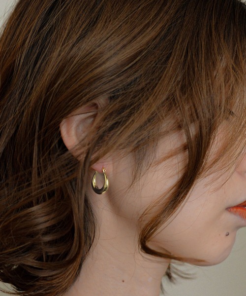 styiro(スタイロ)の「ニッケルフリー ぷっくりフープ メタルピアス(ピアス(両耳用)・レディース・シルバー/ゴールド・FREE)」の2枚目の写真