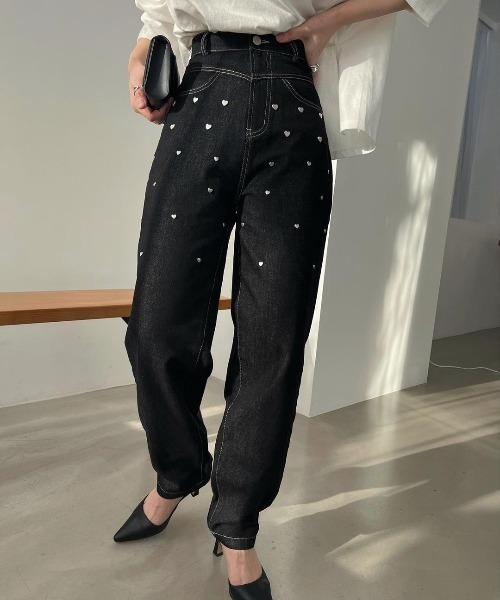 WILLFULLY（ウィルフリー）の「heart rivet & embroidery denim PT（デニムパンツ・レディース・ブルー/ブラック・M/S）」の6枚目の写真