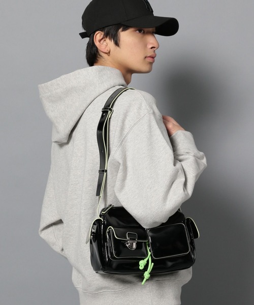 PAGEBOY（ページボーイ）の「【UNISEX】キューブポケットバッグ（ショルダーバッグ・レディース・ブラック・FREE）」の3枚目の写真