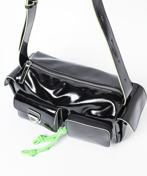 PAGEBOY（ページボーイ）の「【UNISEX】キューブポケットバッグ（ショルダーバッグ・レディース・ブラック・FREE）」の9枚目の写真