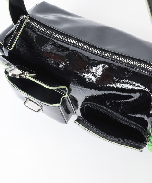 PAGEBOY（ページボーイ）の「【UNISEX】キューブポケットバッグ（ショルダーバッグ・レディース・ブラック・FREE）」の13枚目の写真