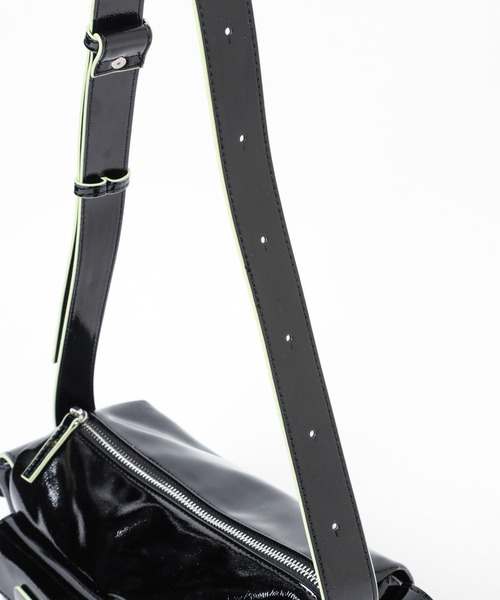 PAGEBOY（ページボーイ）の「【UNISEX】キューブポケットバッグ（ショルダーバッグ・レディース・ブラック・FREE）」の16枚目の写真