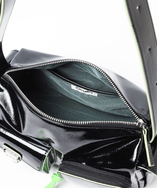 PAGEBOY（ページボーイ）の「【UNISEX】キューブポケットバッグ（ショルダーバッグ・レディース・ブラック・FREE）」の21枚目の写真