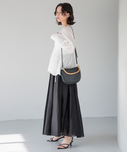 A part by（アパートバイ）の「バンブーハンドルラウンドバッグ（ショルダーバッグ・レディース・ブラック/ベージュ・FREE）」の5枚目の写真